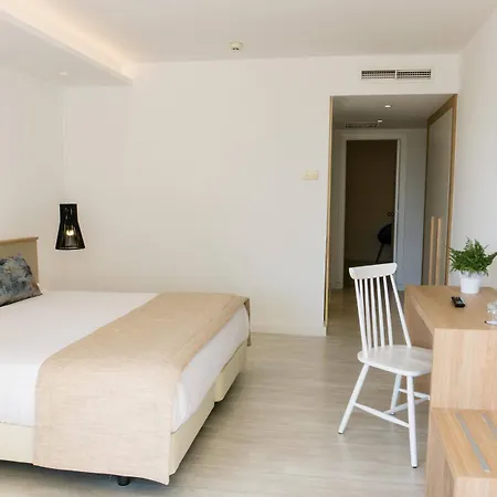 Apart Millor Garden * Cala Bona (Mallorca)